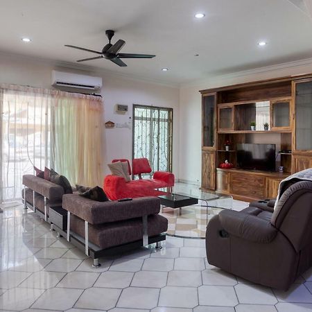 Gunung View Homestay 10 To 12 Pax Near Sunway Tambun Ipoh Esterno foto