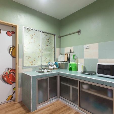 Gunung View Homestay 10 To 12 Pax Near Sunway Tambun Ipoh Esterno foto