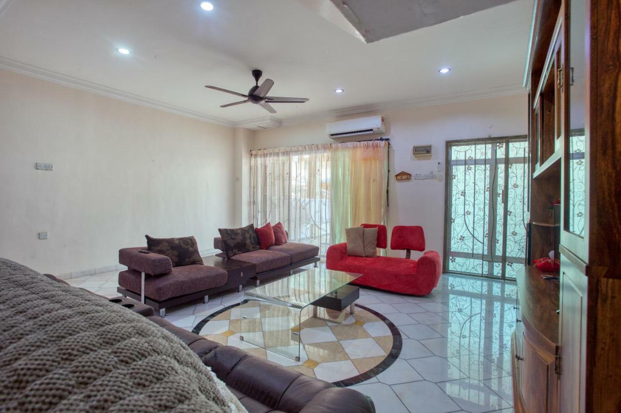 Gunung View Homestay 10 To 12 Pax Near Sunway Tambun Ipoh Esterno foto