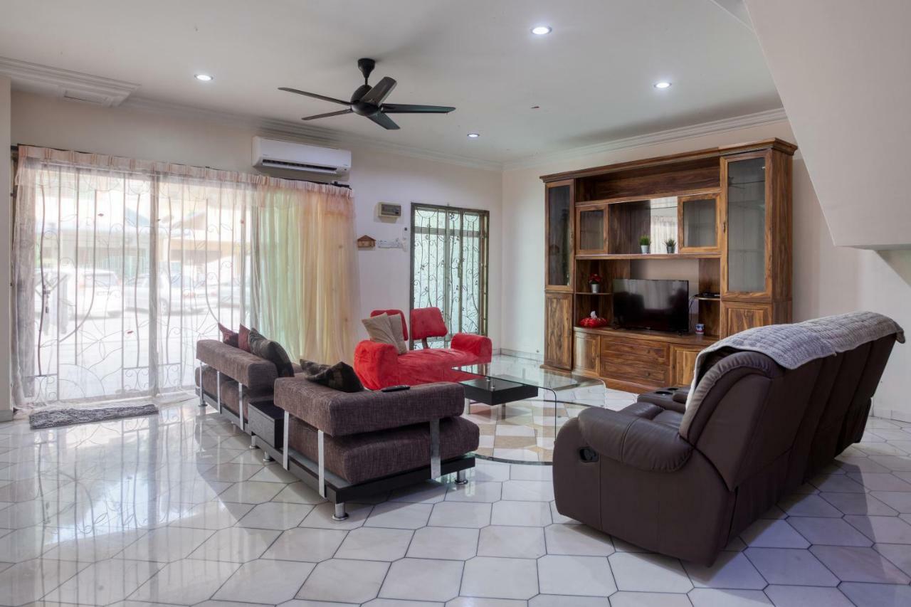 Gunung View Homestay 10 To 12 Pax Near Sunway Tambun Ipoh Esterno foto