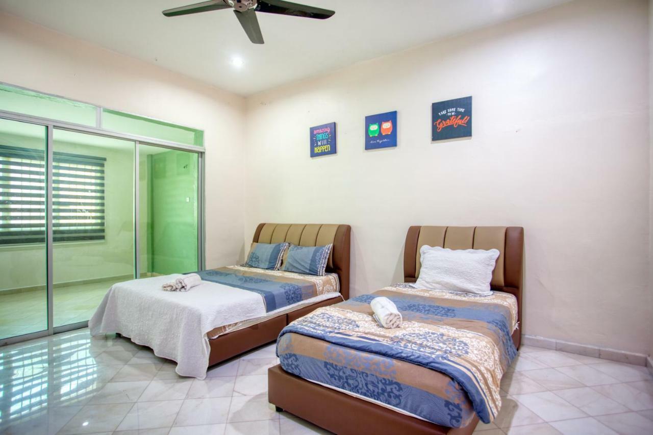 Gunung View Homestay 10 To 12 Pax Near Sunway Tambun Ipoh Esterno foto