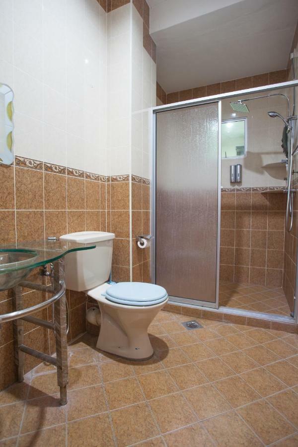 Gunung View Homestay 10 To 12 Pax Near Sunway Tambun Ipoh Esterno foto